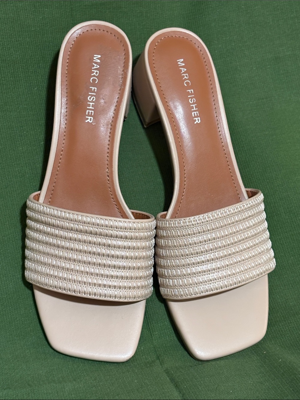 NWOT Marc Fisher Neutral Tan Mule Size 7 1/2